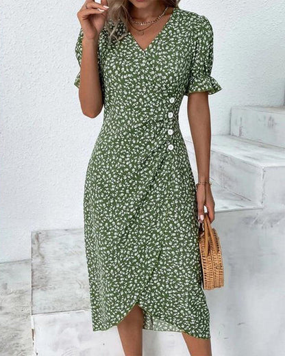 Vestido midi floral con mangas superpuestas y volantes