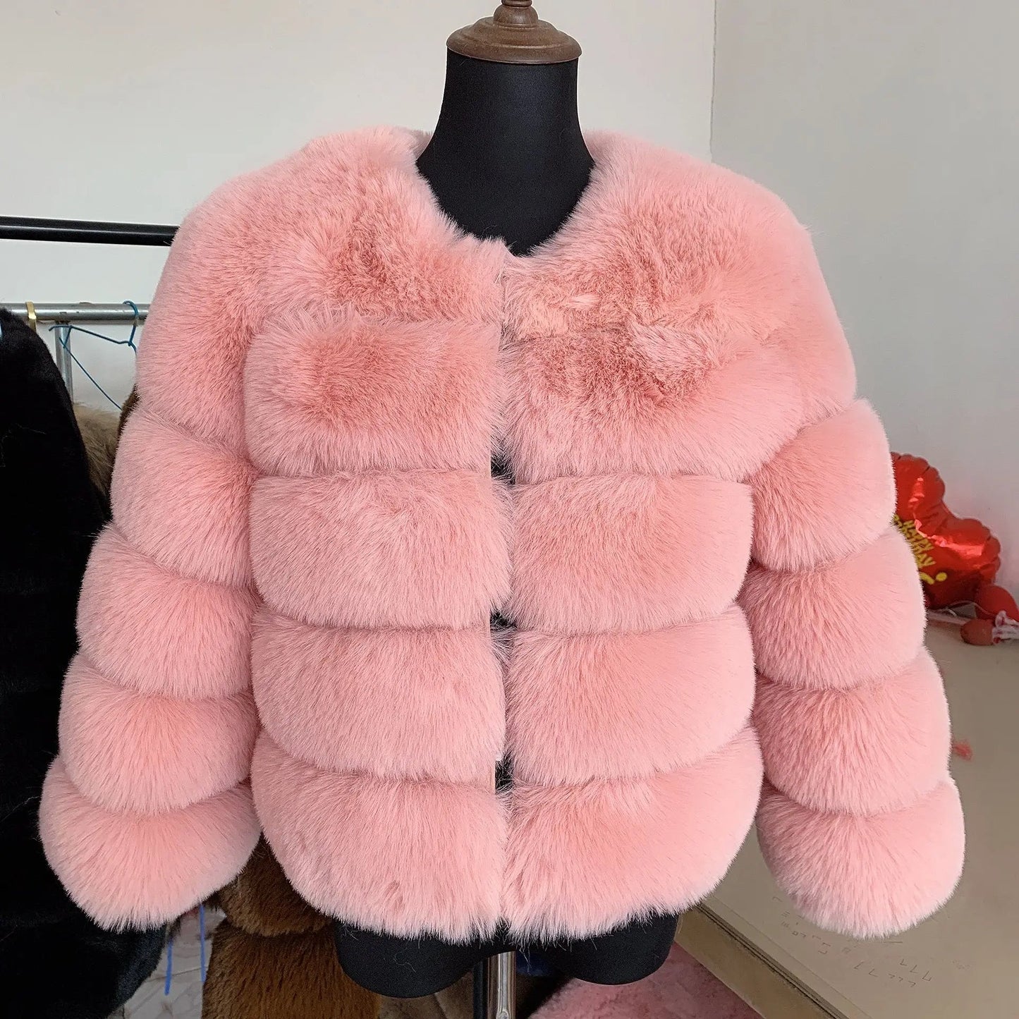 Elegante chaqueta de invierno de piel para mujer | Sari