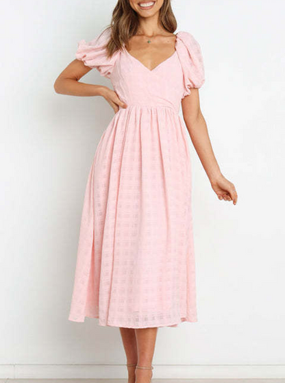 Vestidos con falda de color pastel, escote cuadrado y costura de separación de moda