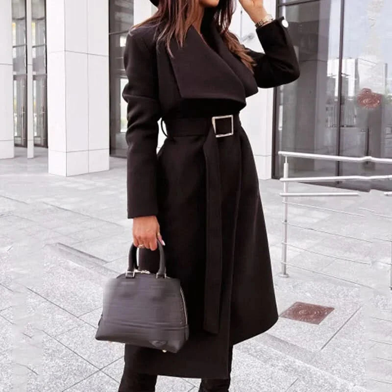 Elegante abrigo largo para mujer de corte clásico