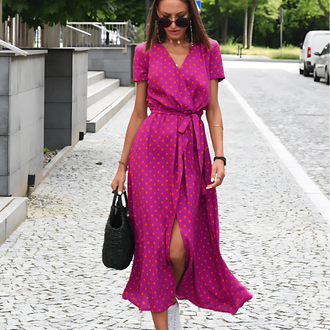 Vestido de mujer con abertura y lazada