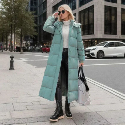 Estilo contemporáneo en una sofisticada chaqueta acolchada para mujer