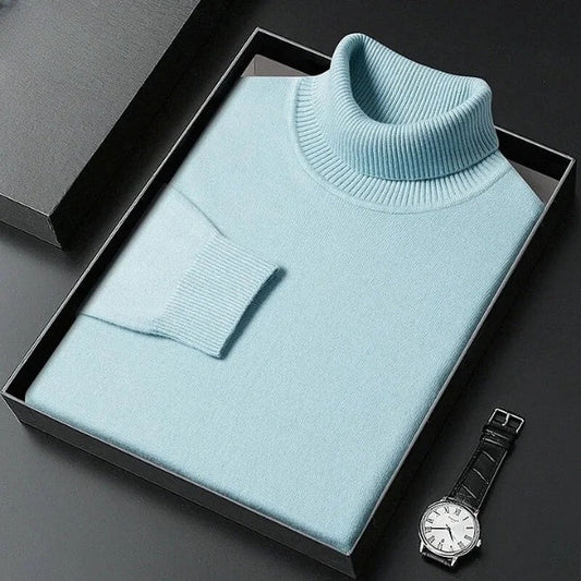 Moderno jersey de cuello alto entallado para el frío
