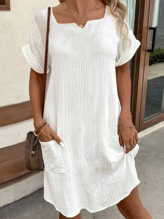 Vestido casual sencillo con escote cuadrado