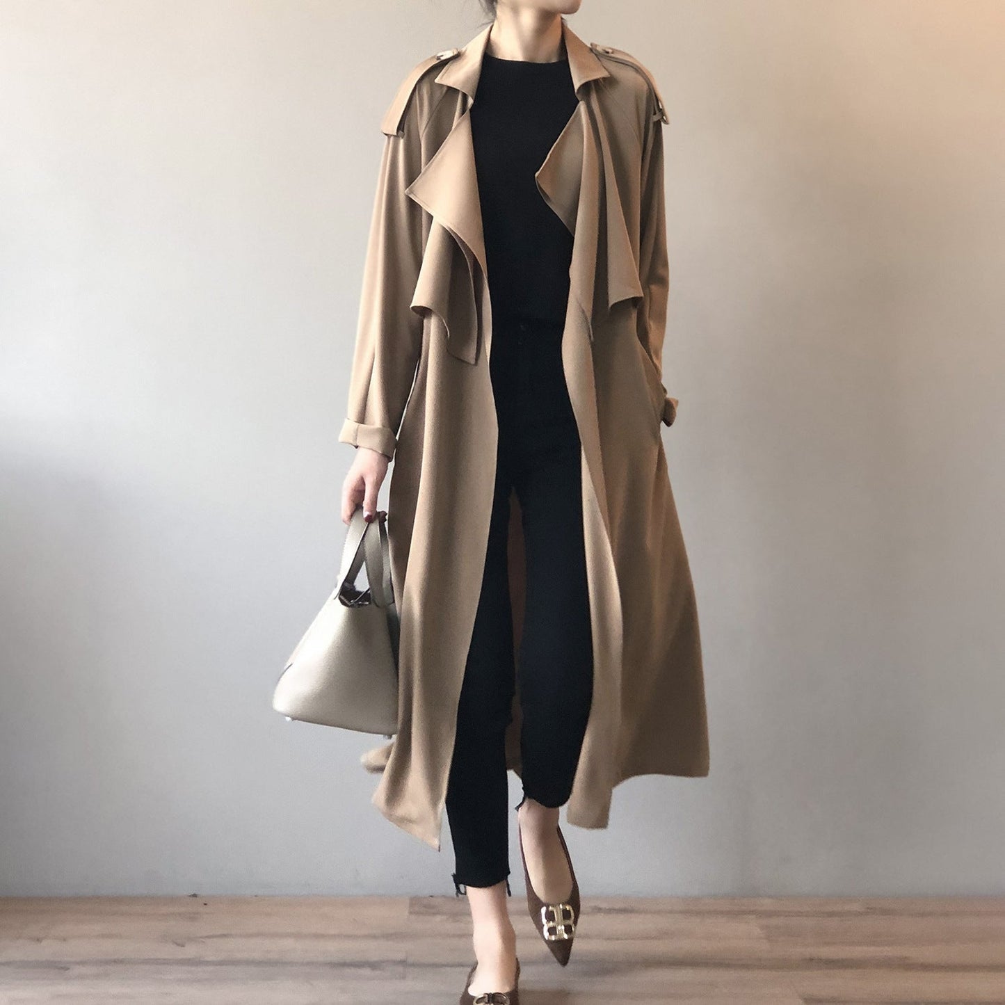 Gabardina retro de mujer