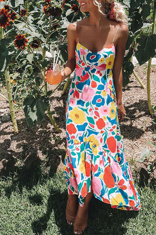 : Vestido con tirantes estrechos, estampado floral y escote en V