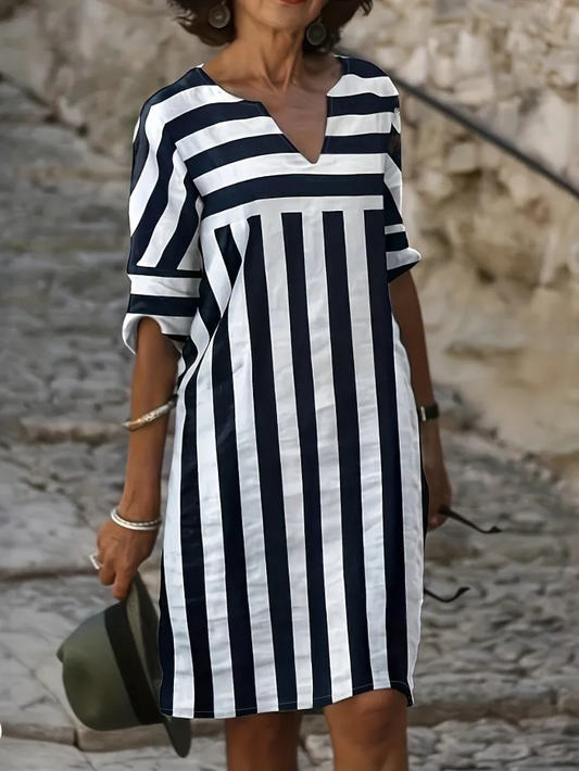 Vestido casual a rayas con cuello redondo y mangas