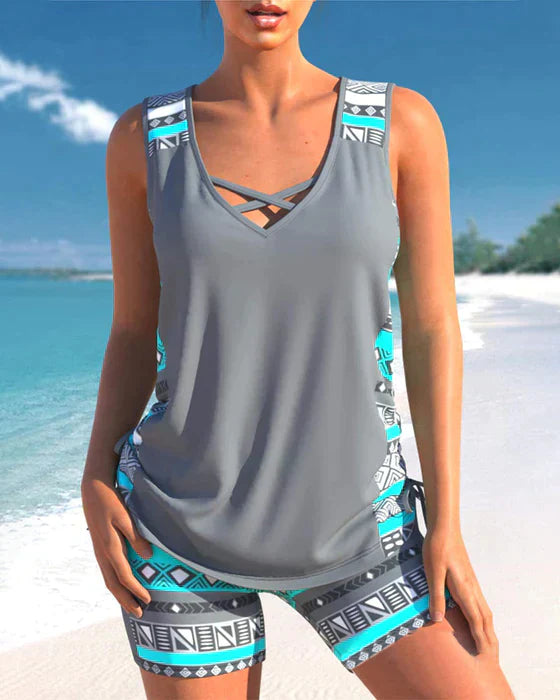 Tankini con estampado tribal y detalles cruzados