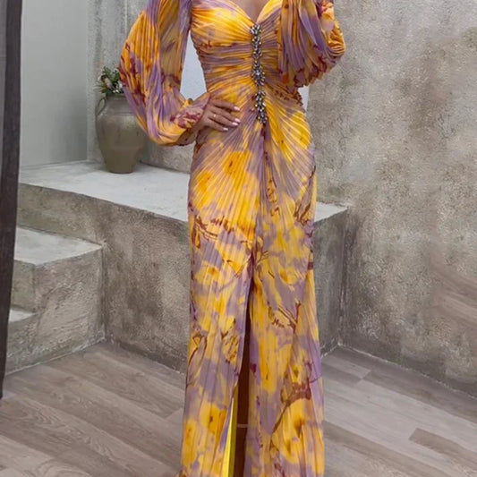 Elegante vestido con escote en V y diseño clásico para ocasiones especiales