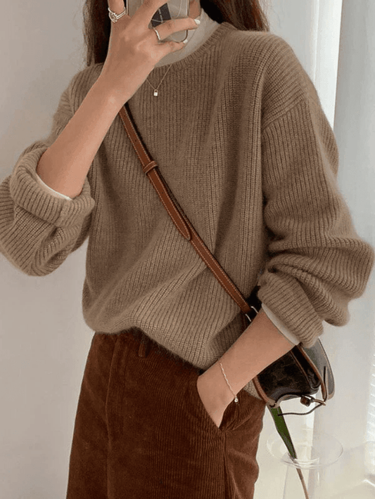 Un jersey de cuello redondo versátil, elegante y cómodo para el día a día