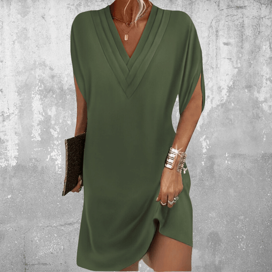 Favorecedor vestido con escote en V