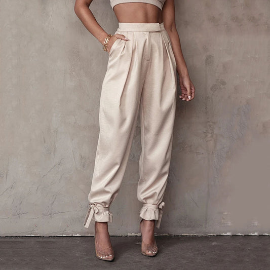 Pantalón casual de mujer con perneras anchas y pajarita