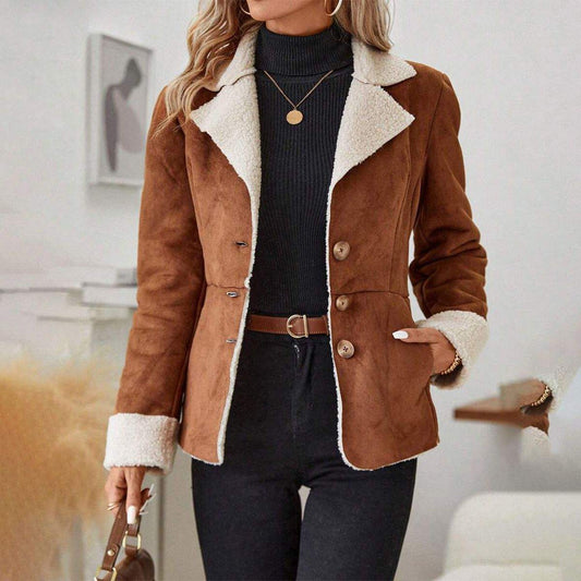 Elegante abrigo de mujer con forro suave
