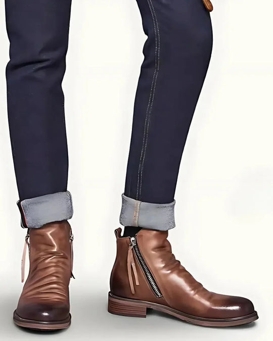 Botas de hombre clásicas y elegantes con detalle de cremallera