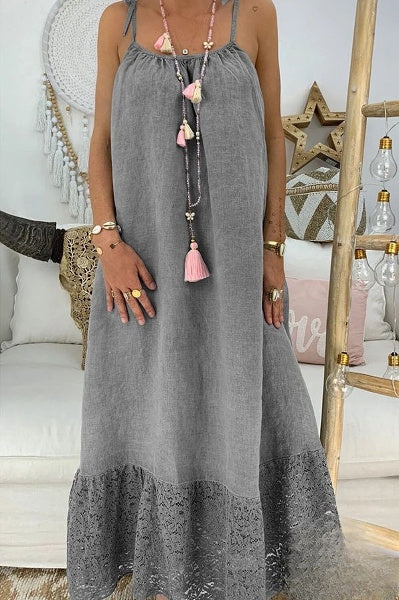 Elegante vestido camisero con botones e inserciones de encaje