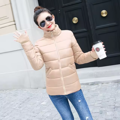 Chaqueta con capucha y forro de piel