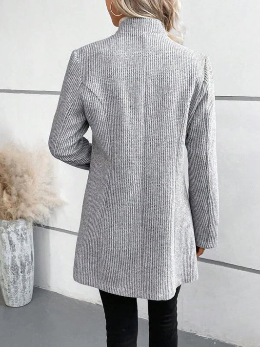 Tyra | Americana gris con bolsillos y manga larga