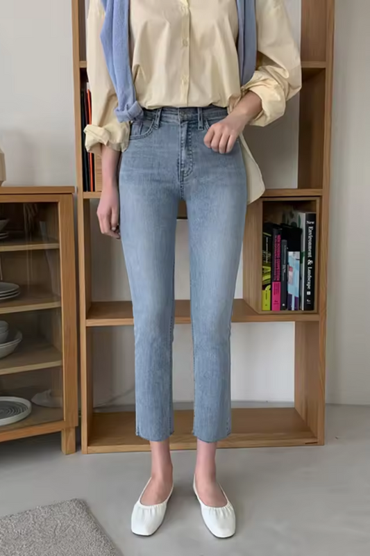 Lila | Vaqueros de pierna recta azul claro para mujer
