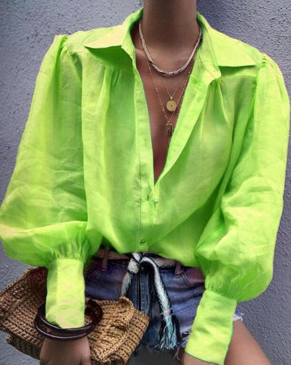 Blusa laónica con escote profundo: la combinación perfecta de comodidad y estilo