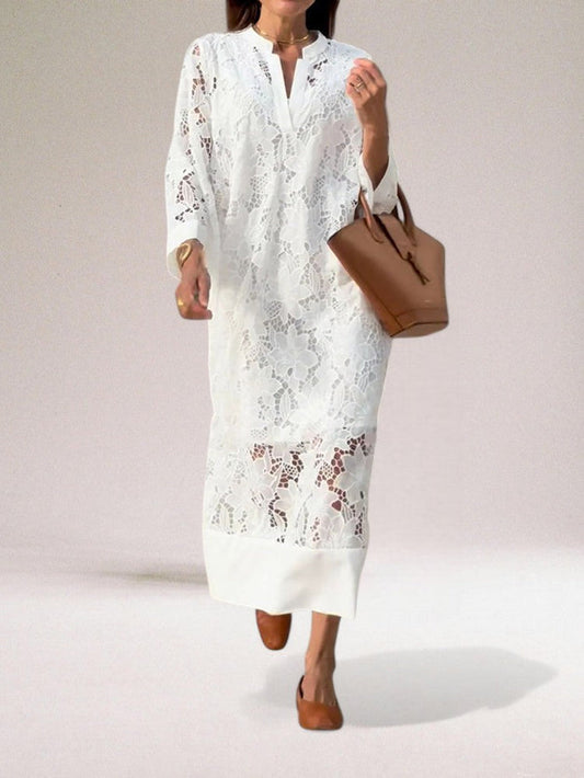 Elegante vestido largo con detalles calados de inspiración clásica
