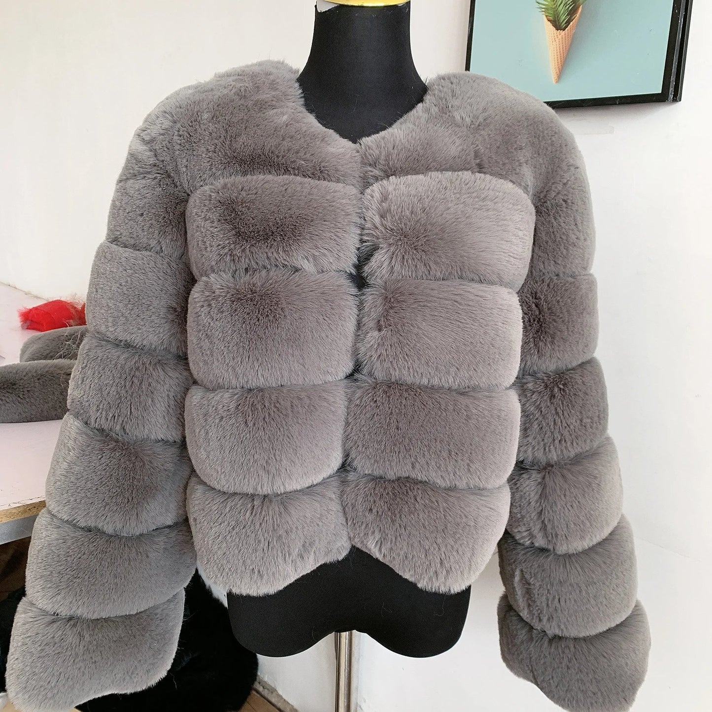 Elegante chaqueta de invierno de piel para mujer | Sari