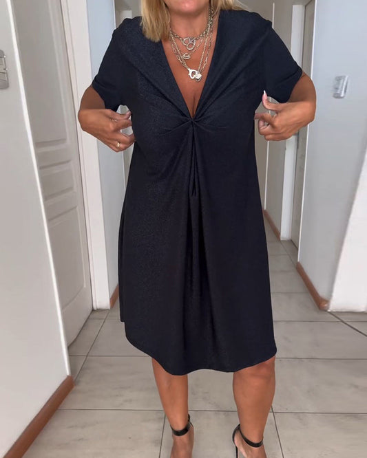 Vestido con escote en V torcido