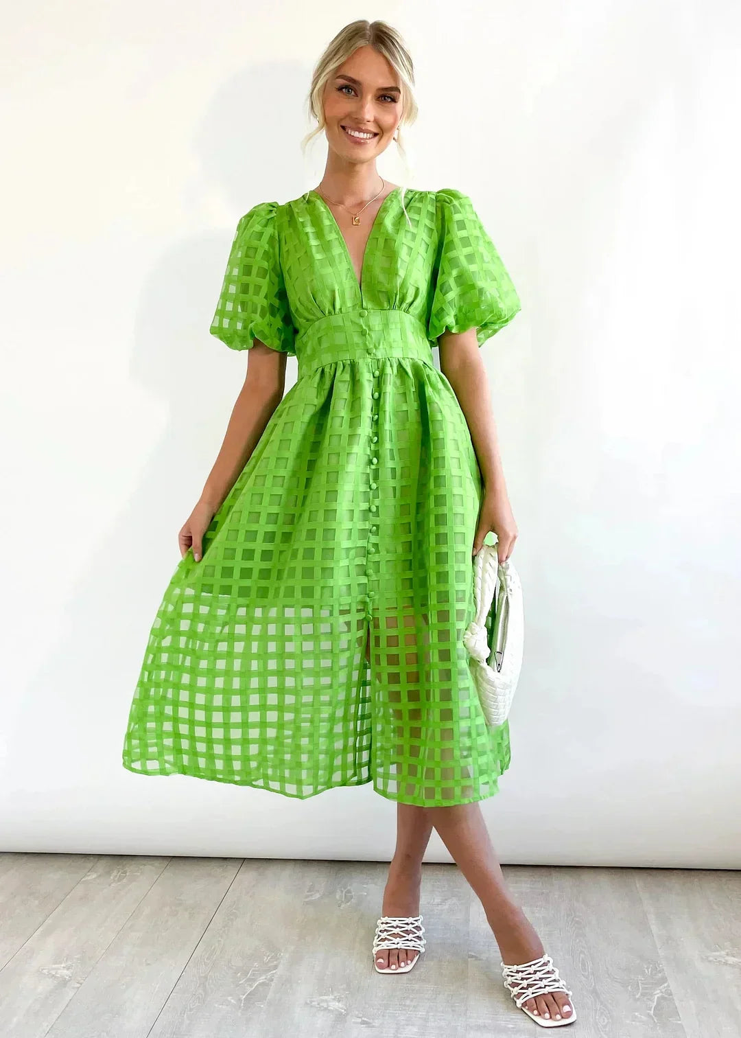 Vestido a cuadros con mangas fruncidas