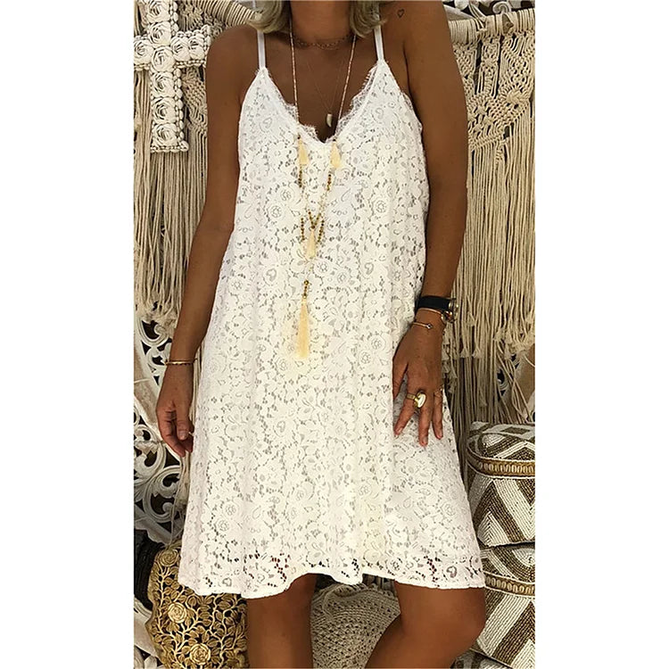 Vestido sin tirantes con detalles de encaje