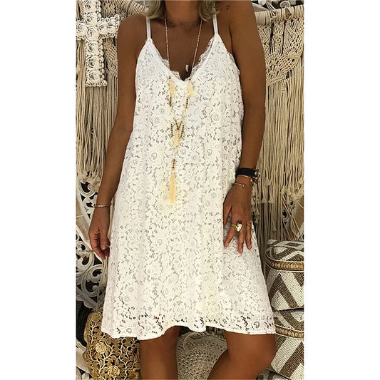 Vestido sin tirantes con detalles de encaje