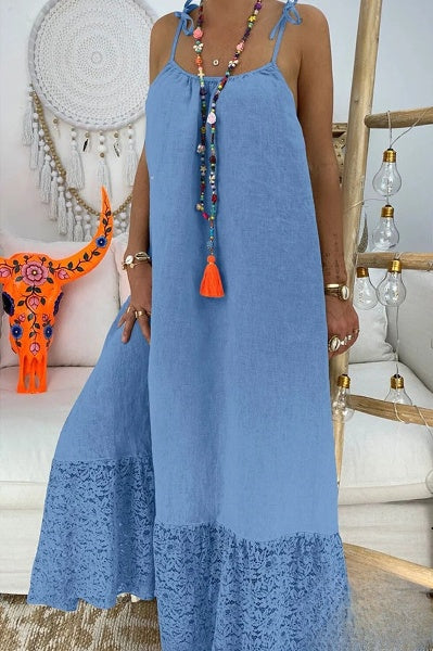 Elegante vestido camisero con botones e inserciones de encaje