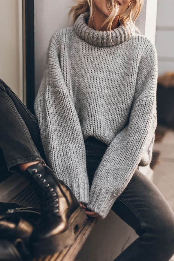 Elegante jersey con gran cuello y mangas largas