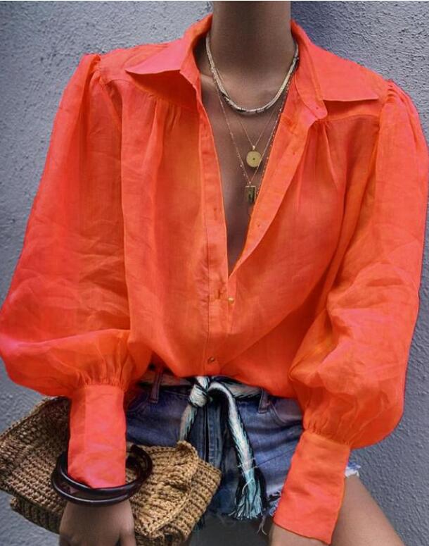 Blusa laónica con escote profundo: la combinación perfecta de comodidad y estilo