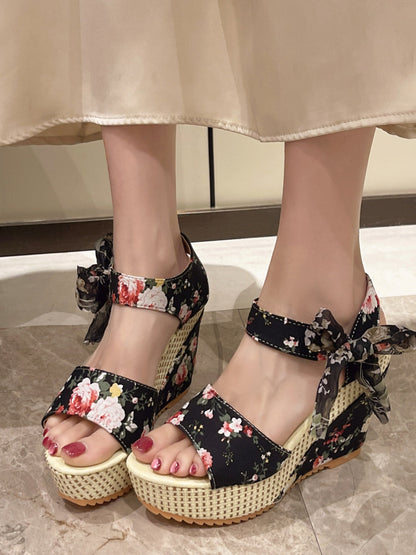Natalia® | Sandalias de tacón con cordones florales