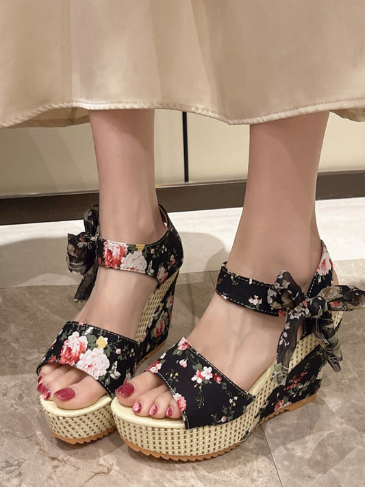 Natalia® | Sandalias de tacón con cordones florales