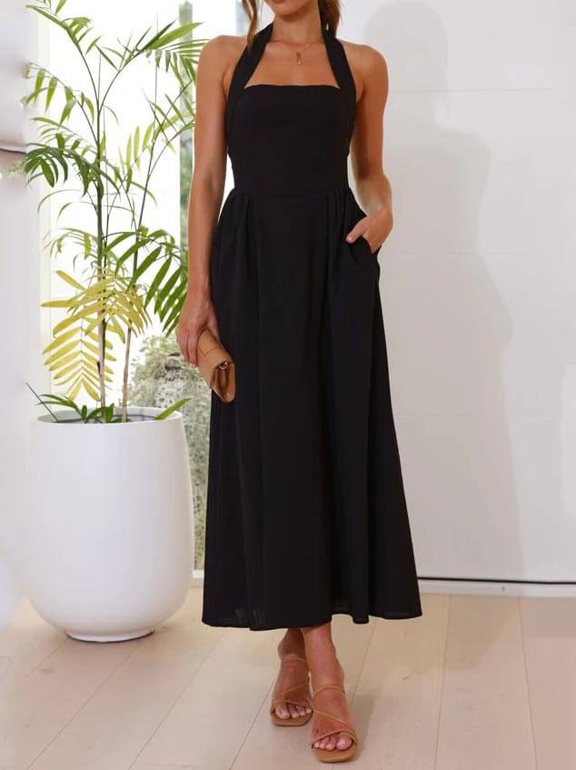 Vestido medio largo negro con medio cuello y modelo entallado