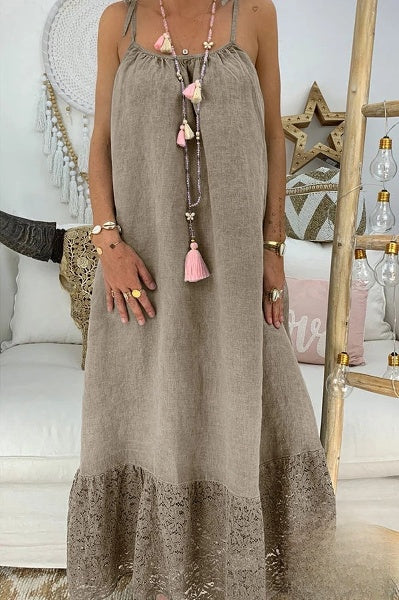 Elegante vestido camisero con botones e inserciones de encaje