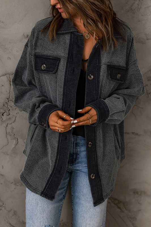Chaqueta con inserciones en contraste y elegante cuello
