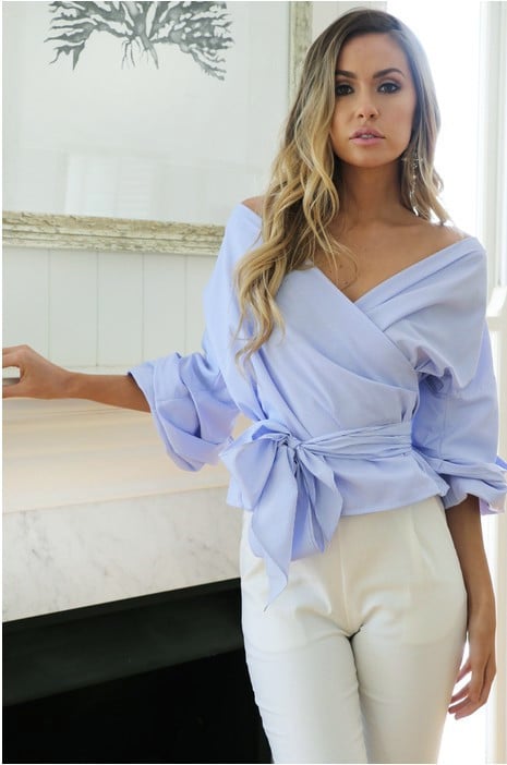 Noelle - Blusa corta de encaje con doble botonadura