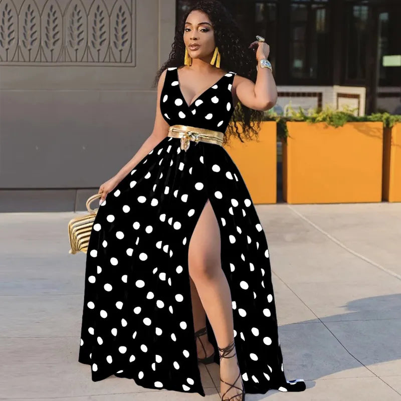 Vestido con escote profundo y espalda abierta con lunares dorados