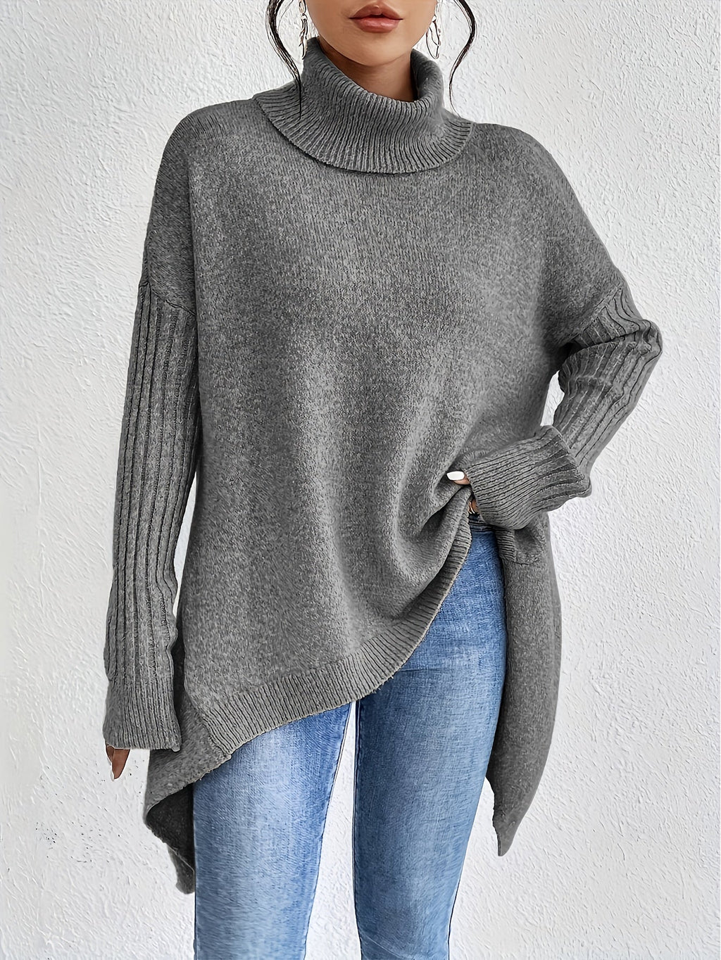 Damski Sweter Oversize z Golfem Asymetryczny Dół