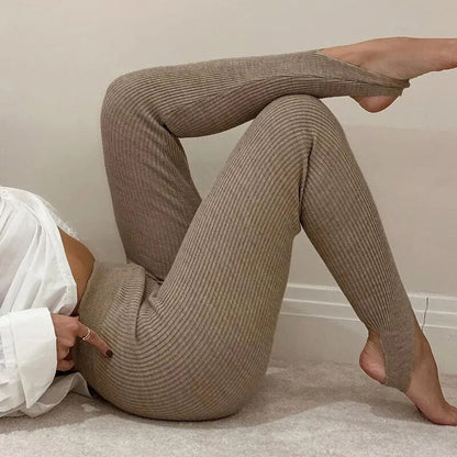 Leggings de punto elástico con trabilla para los pies | Ariella