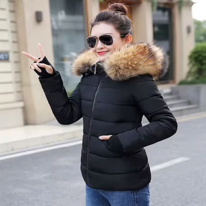Chaqueta con capucha y forro de piel