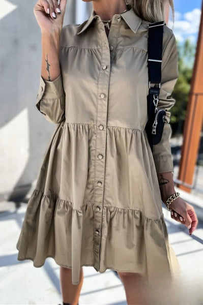Evelyn-vestidos-dama-con-hebilla-fija-y-cuello-vuelto