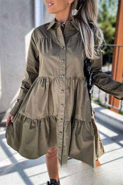 Evelyn-vestidos-dama-con-hebilla-fija-y-cuello-vuelto