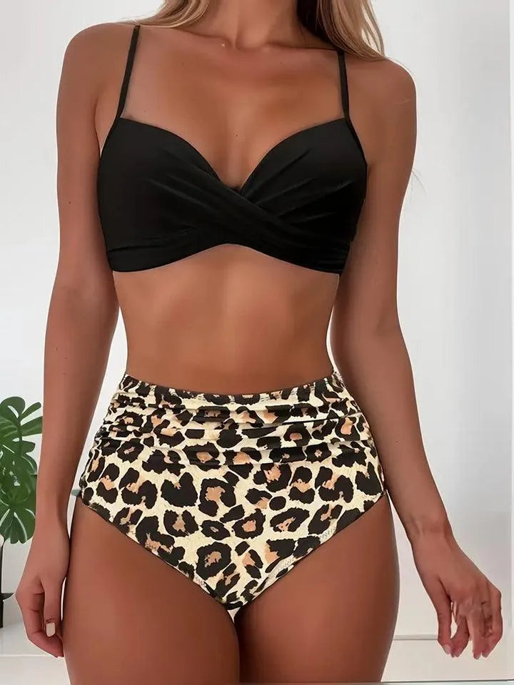 Bikini de mujer | Colección Tropical | Estampado vibrante, escote en V, tirantes ajustables | Perfecto para los días soleados