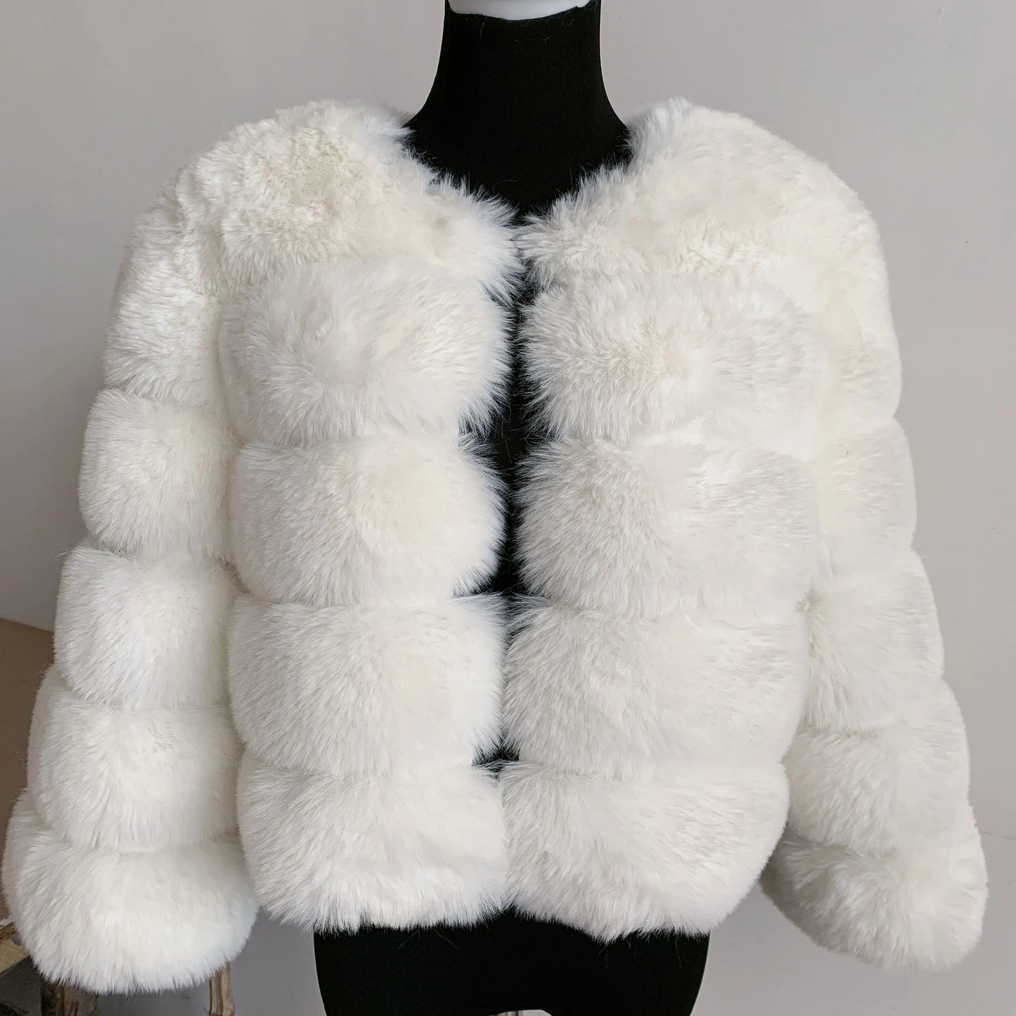 Elegante chaqueta de invierno de piel para mujer | Sari