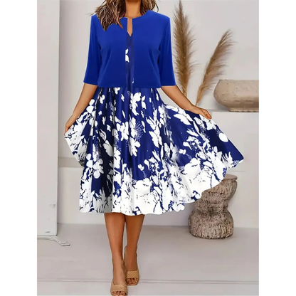 Mini vestido plisado con mangas cortas