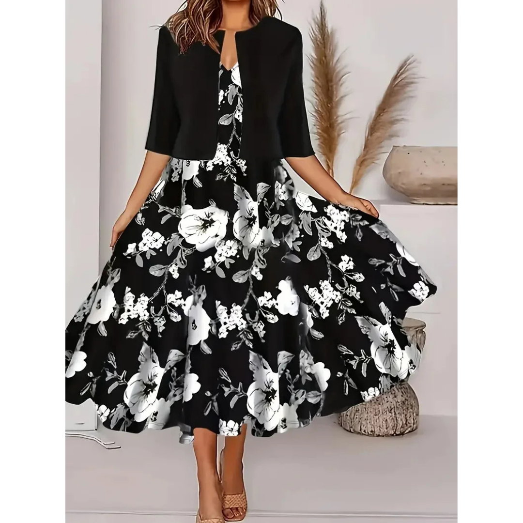 Mini vestido plisado con mangas cortas