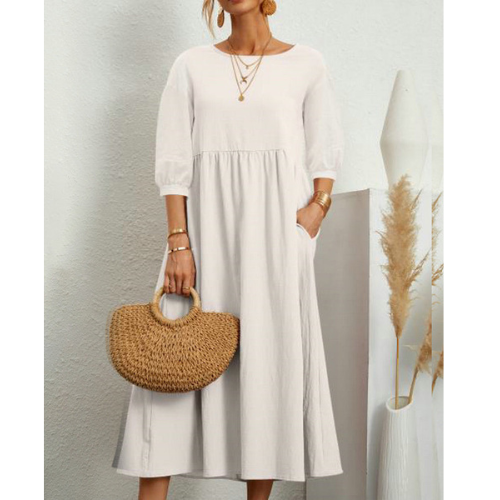 Elegante vestido de verano con smoking y detalles románticos