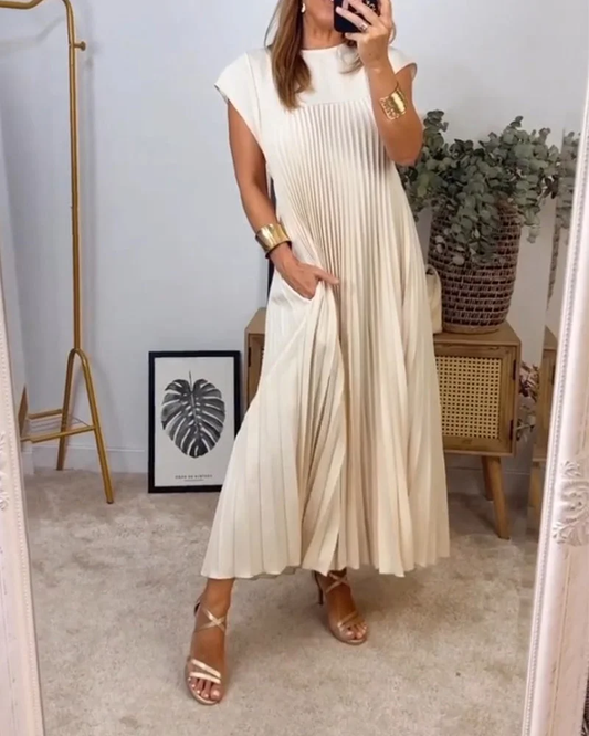 vestido plisado sin mangas en un color
